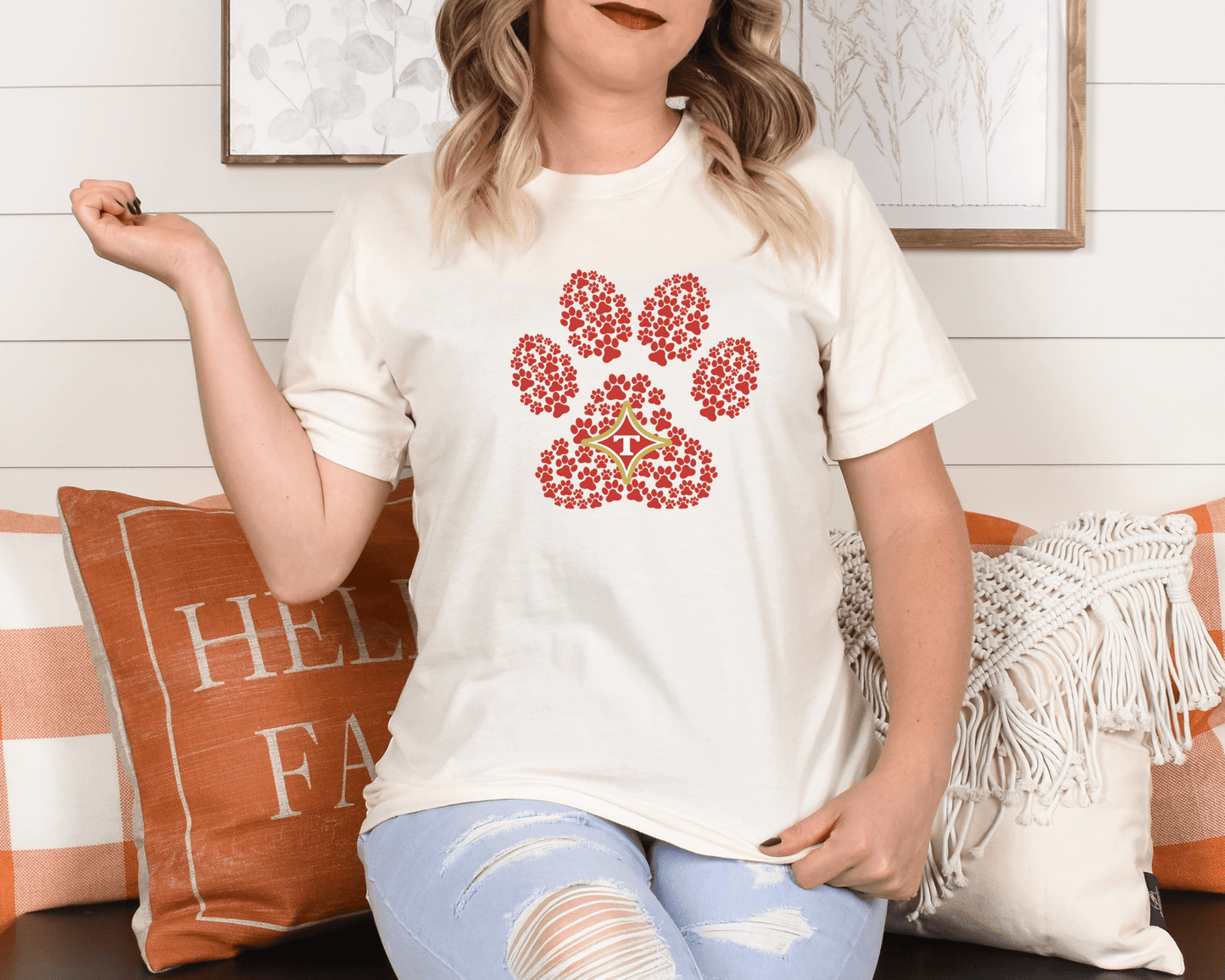 Thomasville Bulldog Pawprint T-Shirt