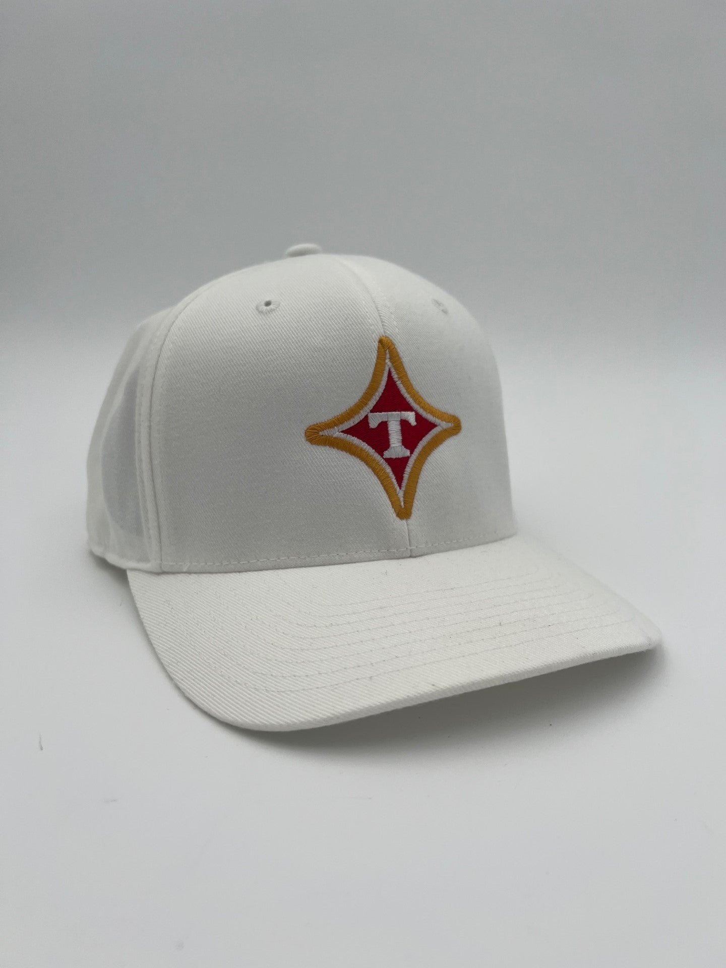 Thomasville Bulldog Flat Bill Hat White Embroidered - Heritage Creek Sporting Goods